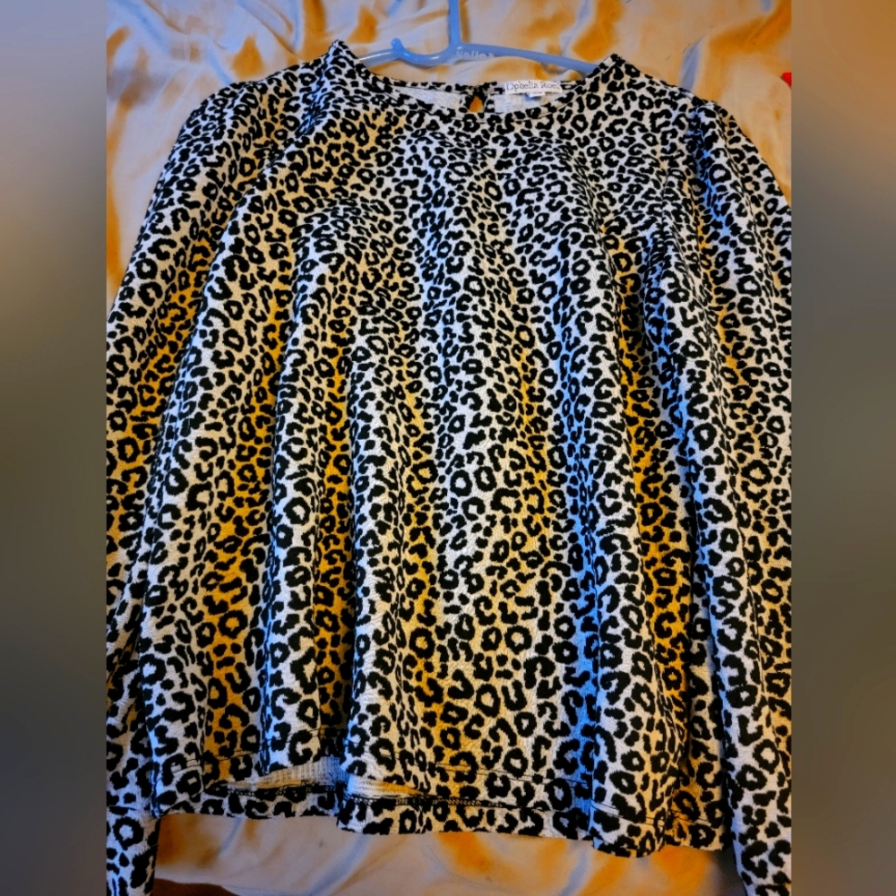 Leopard print top